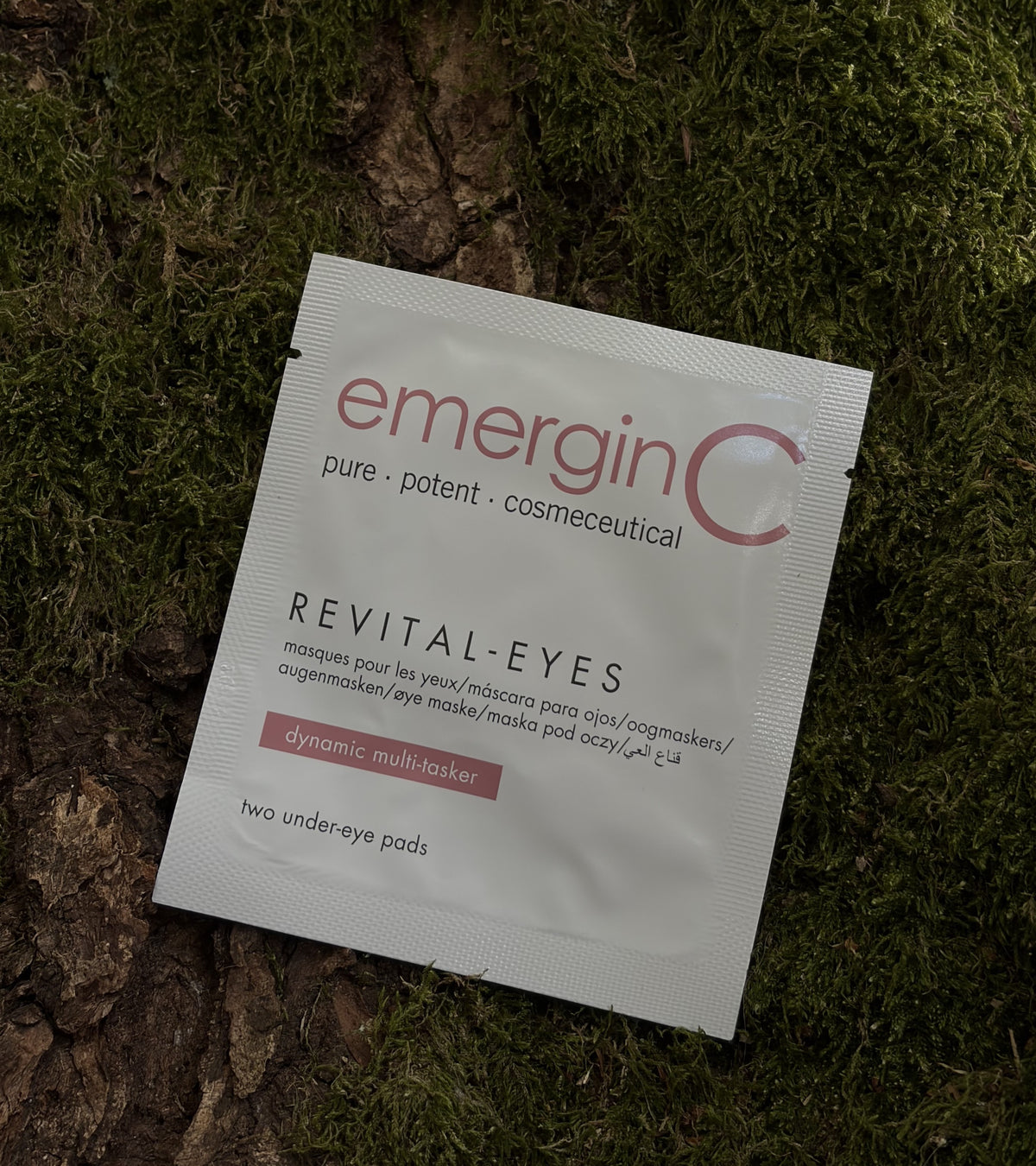 Detail van emerginC Revital-Eyes oogmaskers