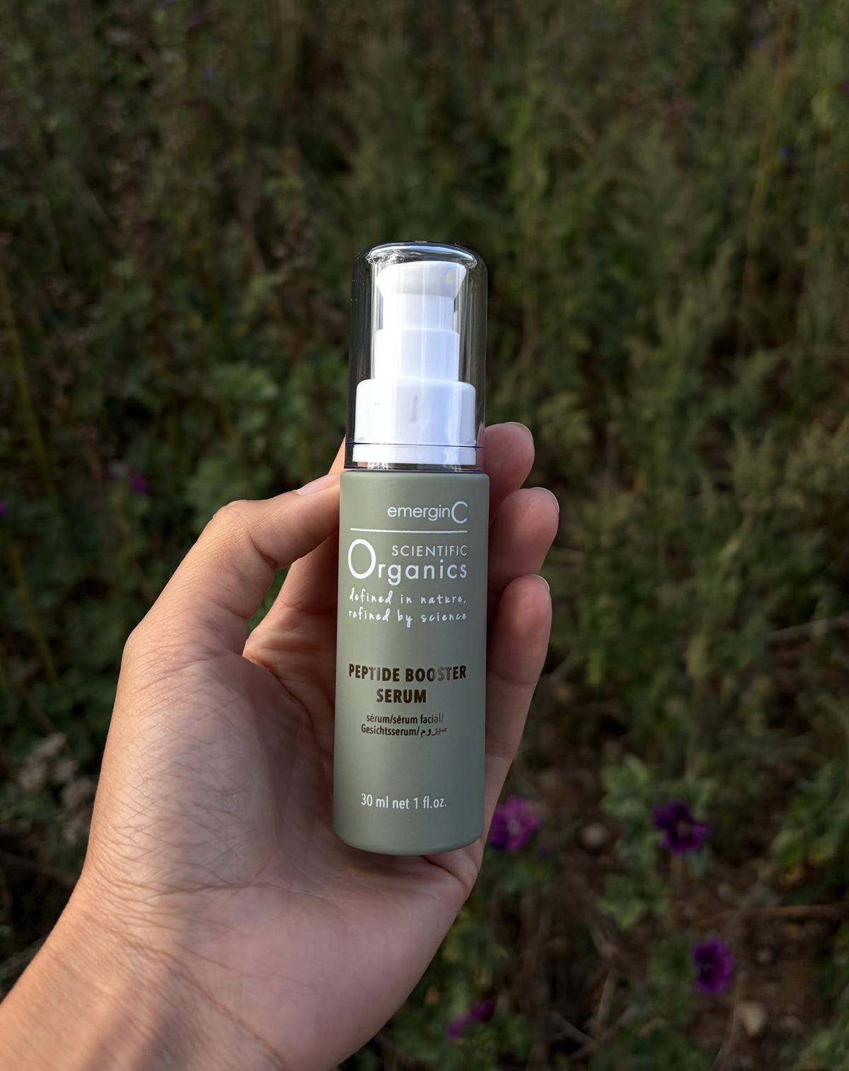 Emerginc peptider booster serum in de natuur