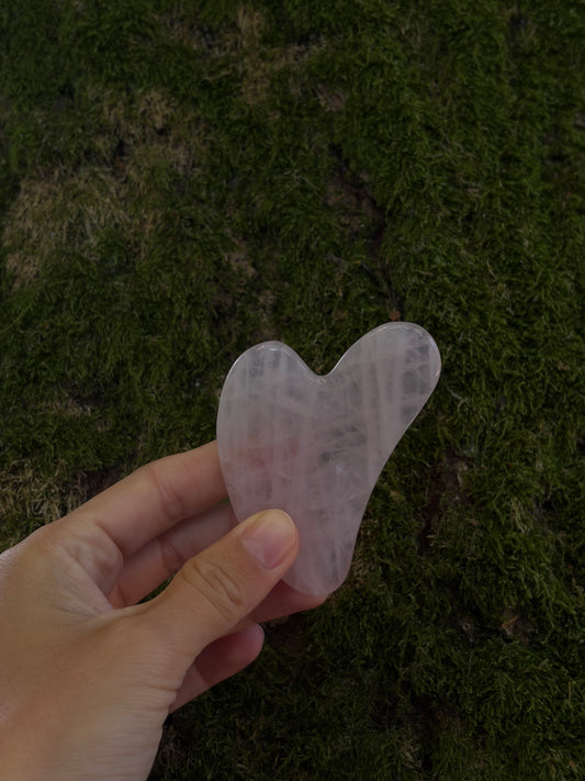 Rozenkwarts Gua Sha voor gezichtsmassage